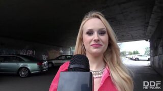 Blowjob Only – Busty Babe med store bryster elsker at suge pik