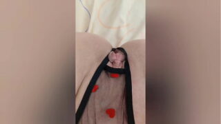 Jeg bragte min fisse til orgasme, da jeg kom hjem fra college