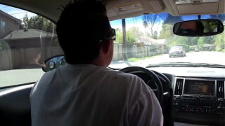 Kig ind på Talia Palmer gennem et gloryhole, før en pik bliver skubbet igennem det