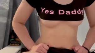 Goth-luder drikker pis og sprøjter i badekarret