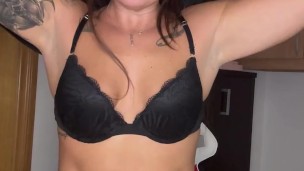 Onanerer du så hårdt? Mens jeg ryger?