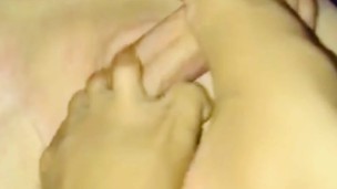 Fedtfodsbehandling eller tørfodsbehandling? Prøver han at være besti, så han kan bestemme sig.