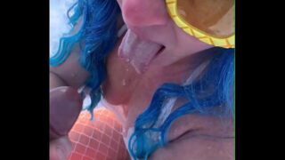 Spray varm, dampende pis i min mund, offentlig tissedrikning